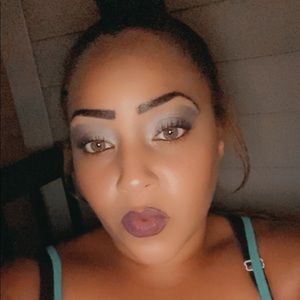 Meet your Posher, Idaliss